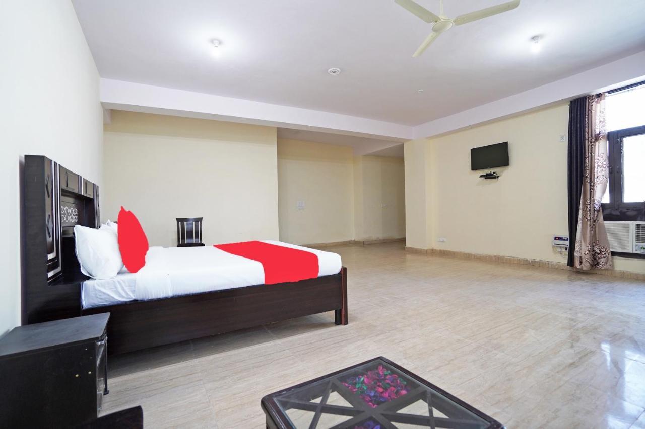 Oyo 46744 Hotel Yash New Delhi Exterior photo